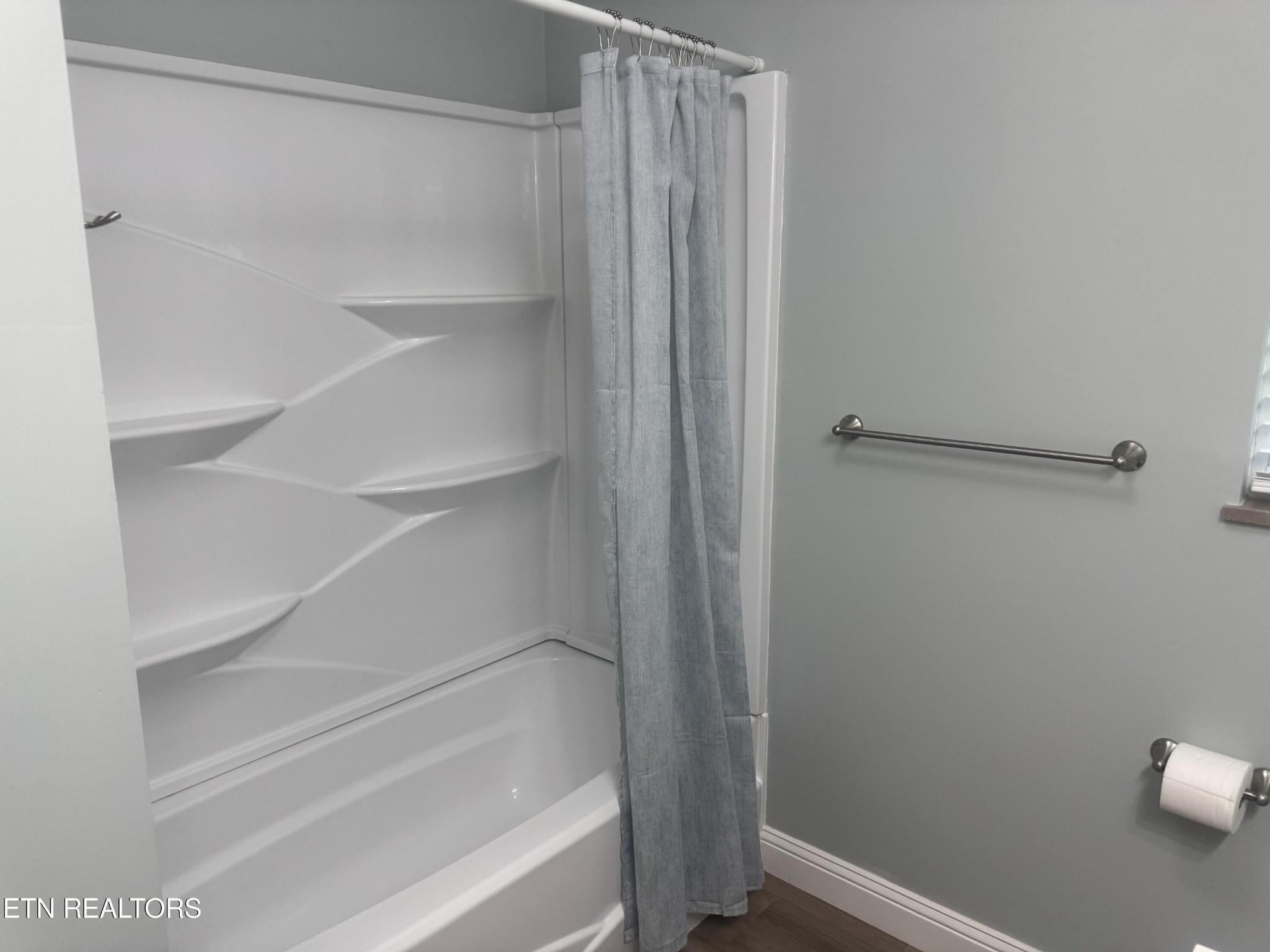 3341 West Wolf Valley Road Clinton, TN 37716 - Photo 27 of 41 a bathroom with a shower