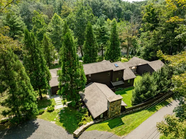 $3,170,000 | 20 Kirk Road, Sharon, CT 06069