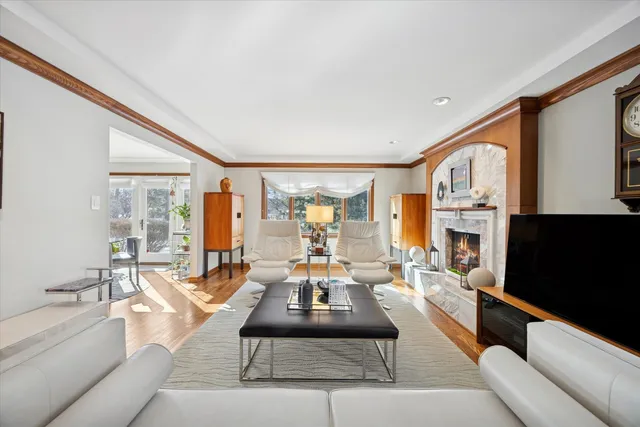 $799,000 | 447 Stratford Lane, Willowbrook, IL 60527