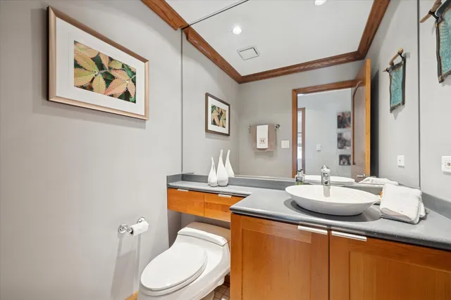 $799,000 | 447 Stratford Lane, Willowbrook, IL 60527