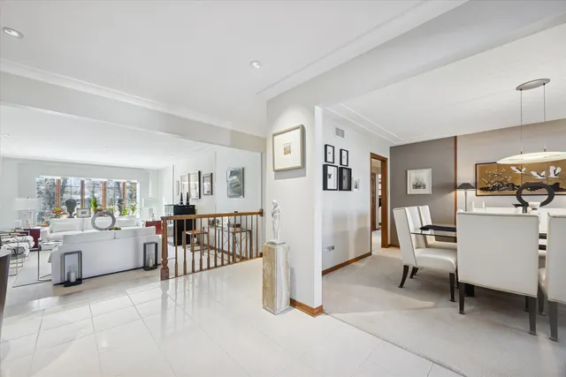 $799,000 | 447 Stratford Lane, Willowbrook, IL 60527