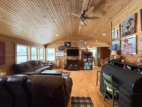 $374,000 | 3876 230th Street, Montevideo, MN 56265