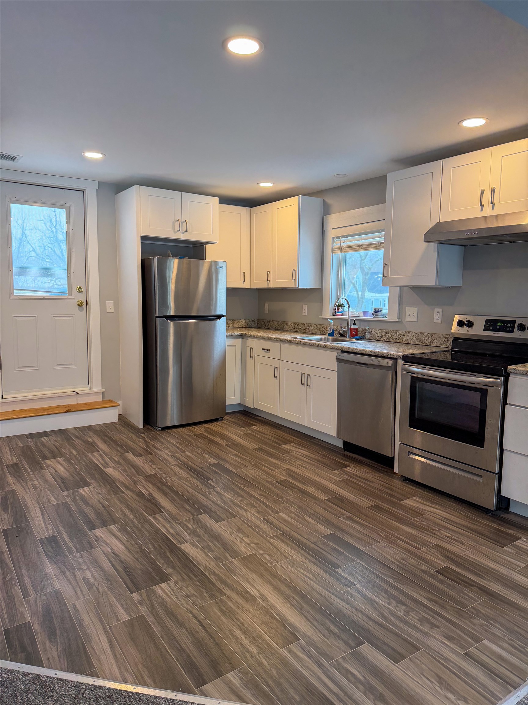 24 Hill Street Dover, NH 03820 - Photo 11 of 24