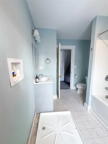 $2,000 | 24 Hill Street, Dover, NH 03820