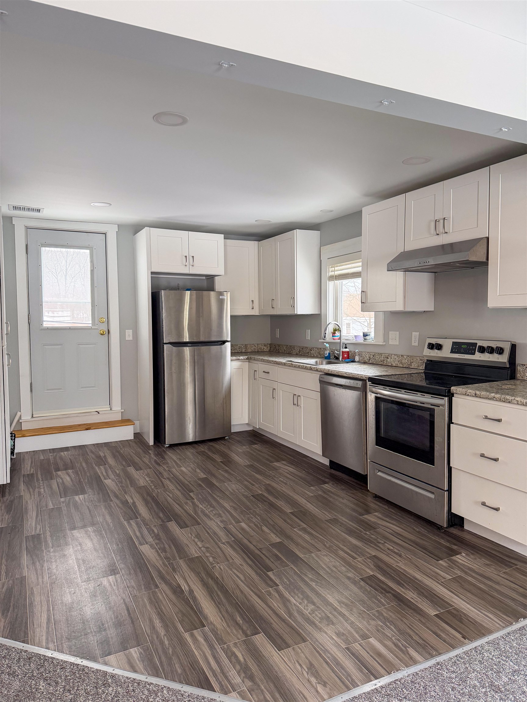 24 Hill Street Dover, NH 03820 - Photo 8 of 24