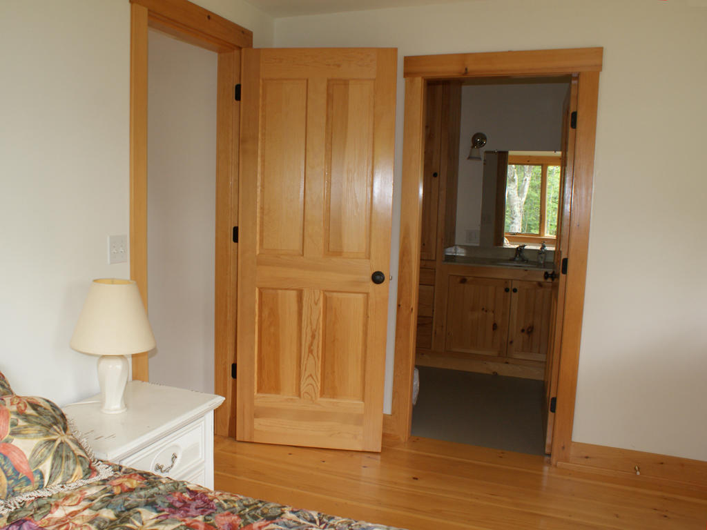 439 Shore Road Bremen, ME 04551 - Photo 7 of 20 15_bedroom2-2.jpg 2. fl, Bed-bath