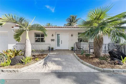 $795,000 | 860 Southwest 69th Terrace, Plantation, FL 33317