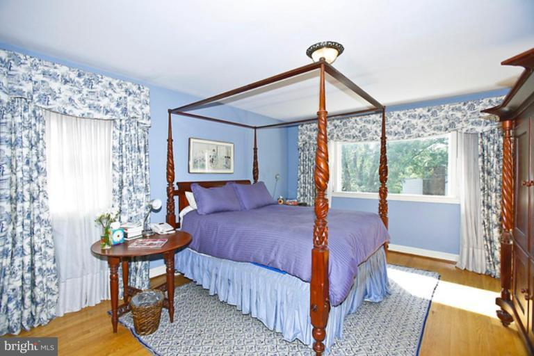 1660 Foxhall Road Northwest Washington, DC 20007 - Photo 4 of 13 Master Bedroom