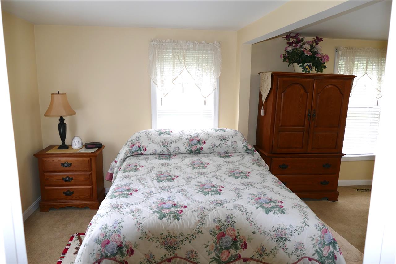 125 Page Road Litchfield, NH 03052 - Photo 13 of 40