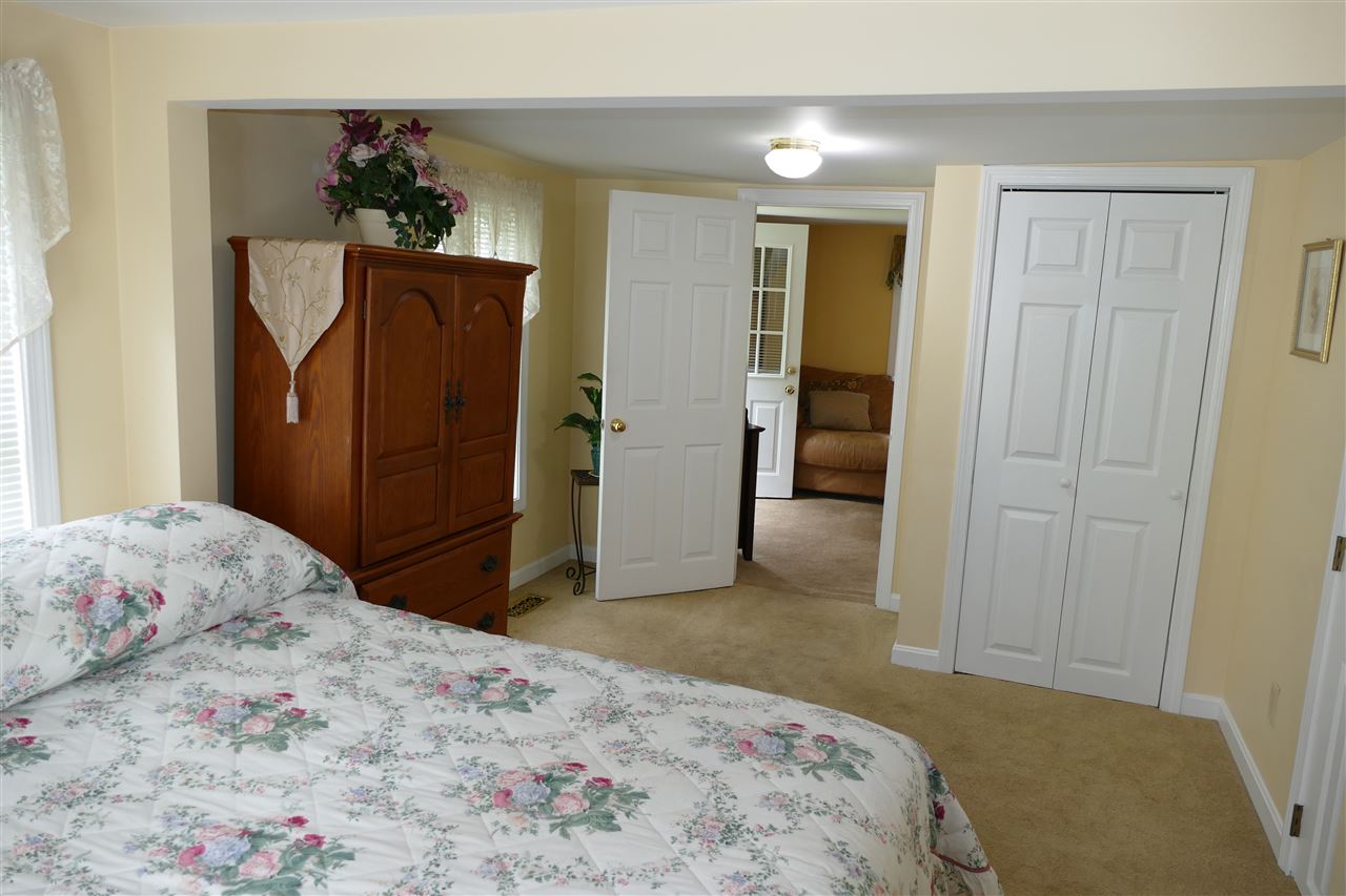 125 Page Road Litchfield, NH 03052 - Photo 14 of 40