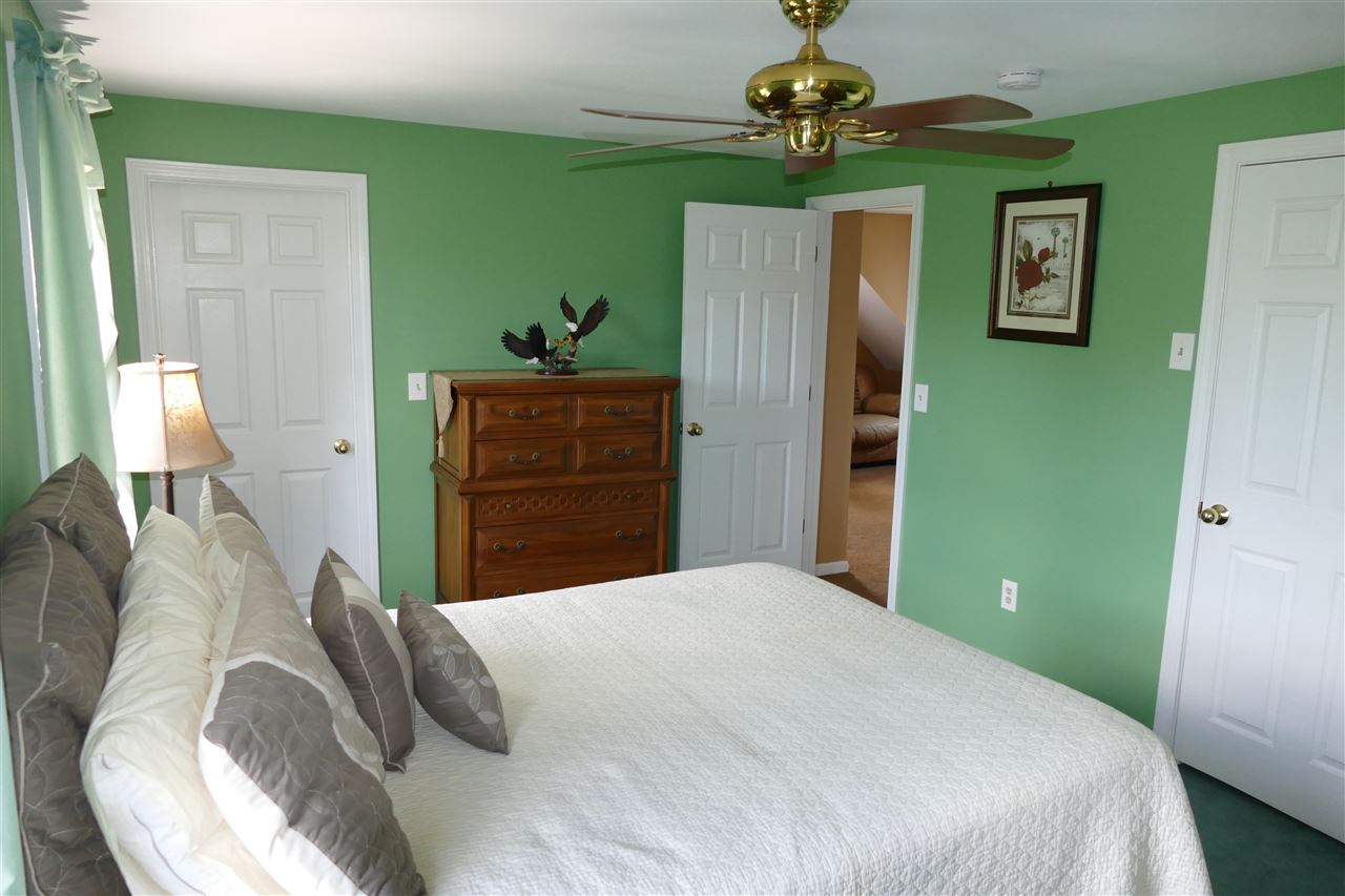 125 Page Road Litchfield, NH 03052 - Photo 22 of 40