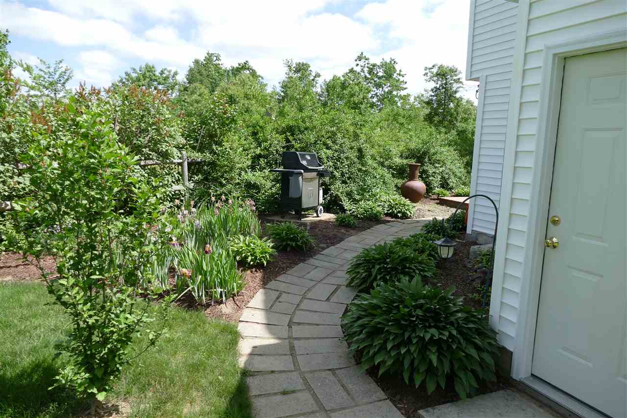 125 Page Road Litchfield, NH 03052 - Photo 25 of 40