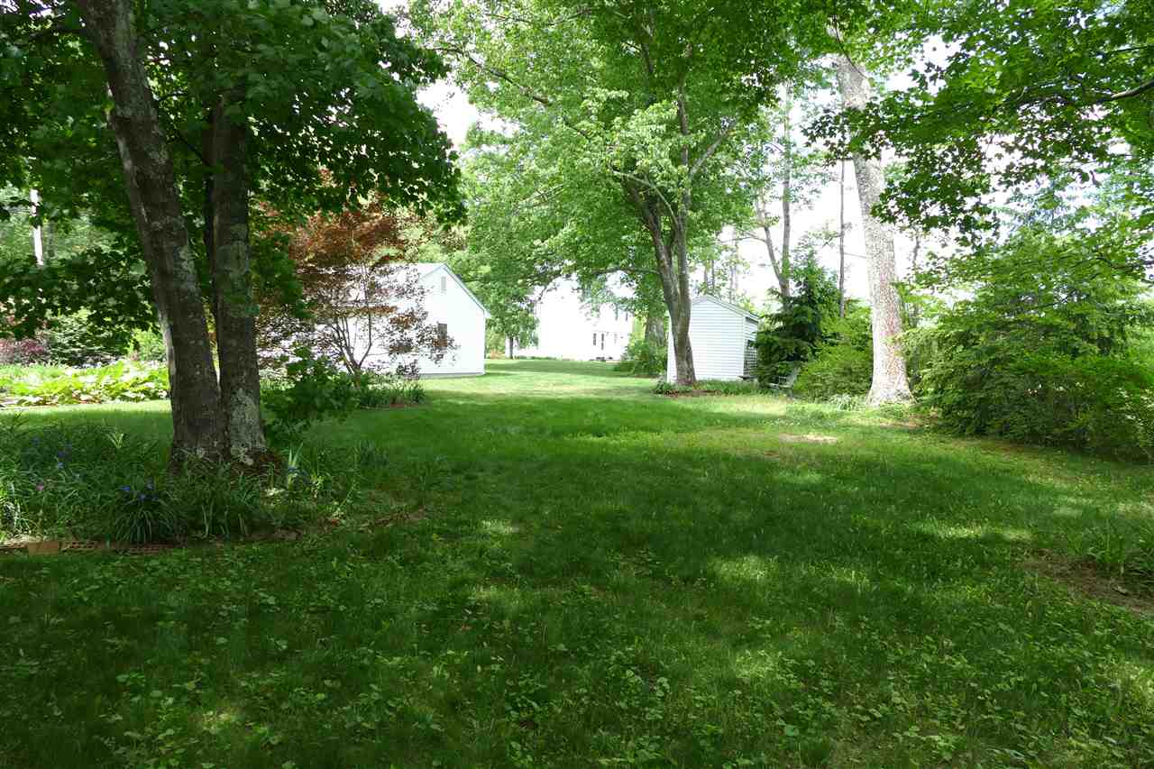 125 Page Road Litchfield, NH 03052 - Photo 37 of 40
