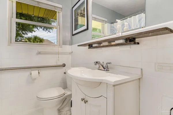 $2,750 | 2033 East Bobe Street, Pensacola, FL 32503