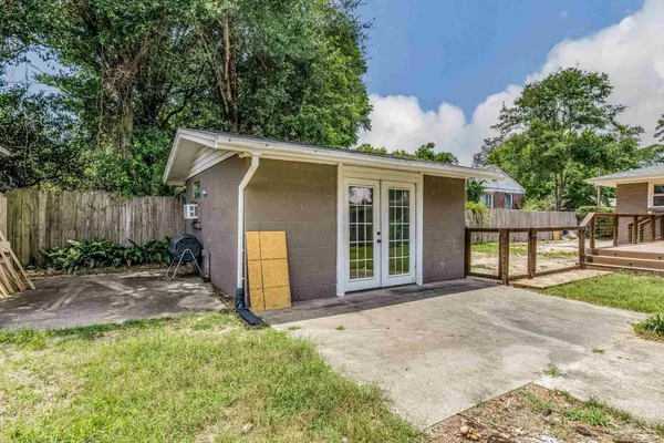 $2,750 | 2033 East Bobe Street, Pensacola, FL 32503