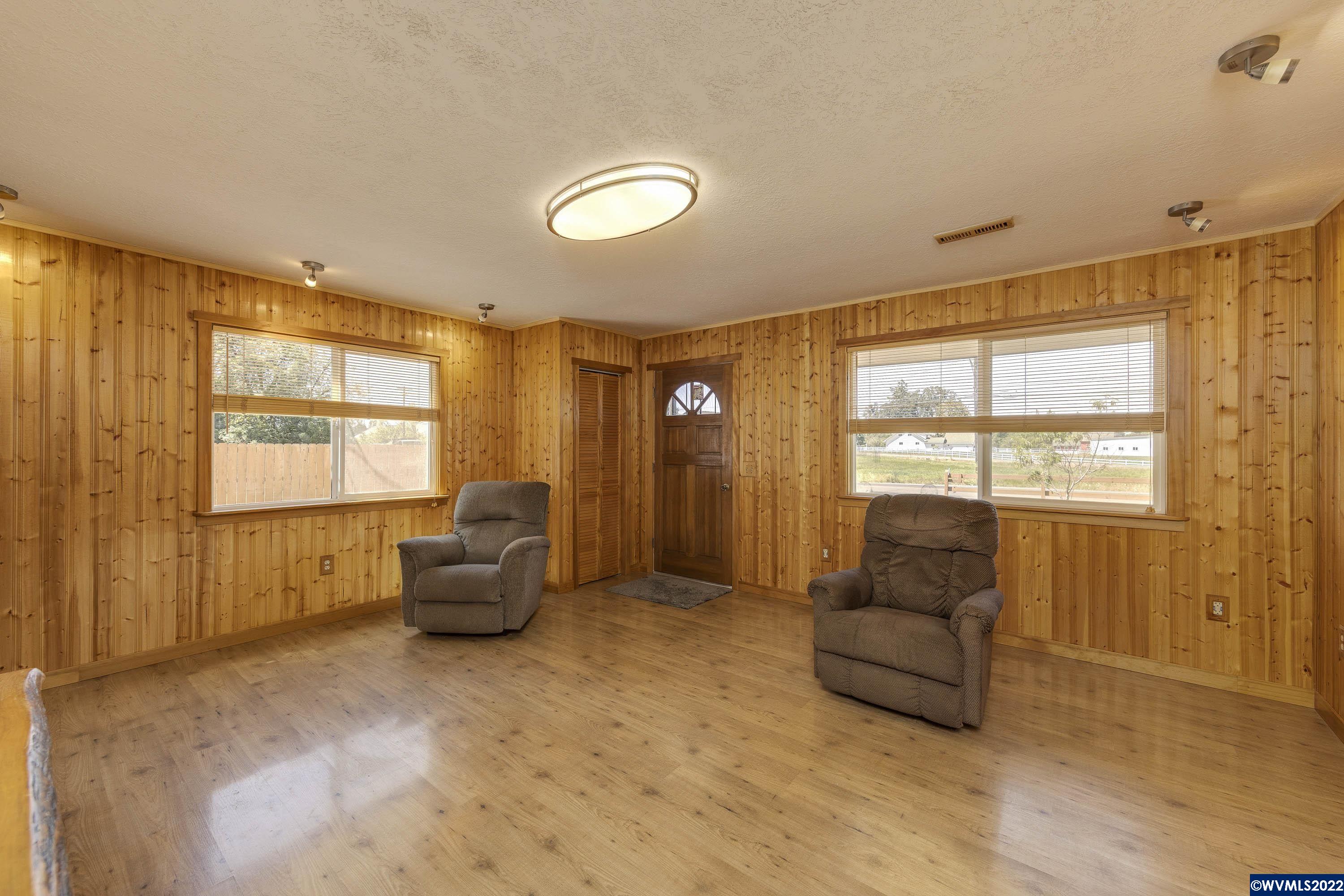 1382 Cordon Road Northeast Salem, OR 97317 - Photo 3 of 32 Gallery Image 3