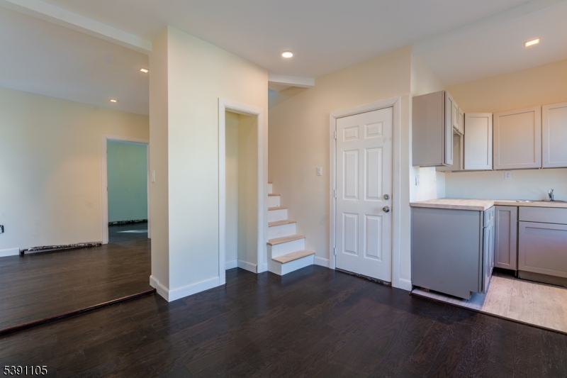 446 East 24th Street Paterson, NJ 07514 - Photo 9 of 16