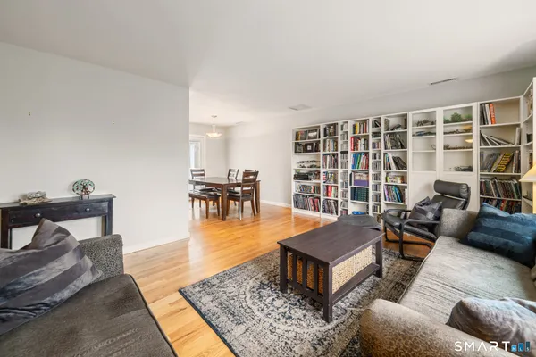 $435,000 | 51 Sky View Circle, Hamden, CT 06514