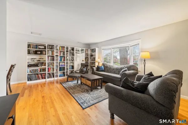 $435,000 | 51 Sky View Circle, Hamden, CT 06514