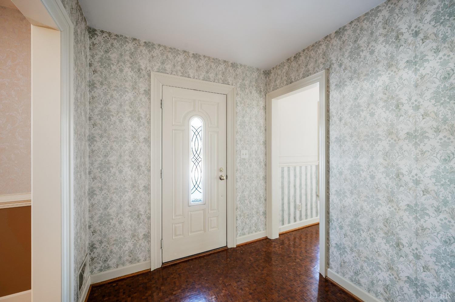 211 Sunset Drive Amherst, VA 24521 - Photo 19 of 76 a view of a room with wooden floor