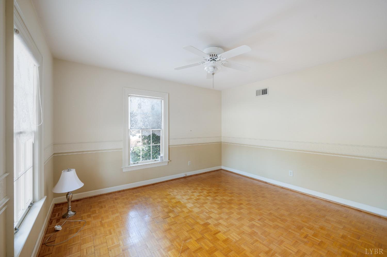 211 Sunset Drive Amherst, VA 24521 - Photo 23 of 76 a view of room and window