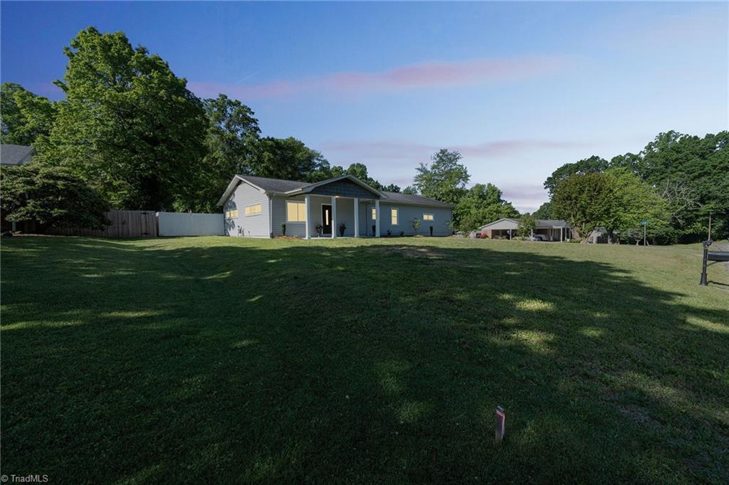 700 Nance Drive Thomasville, NC 27360 - Photo 3 of 37