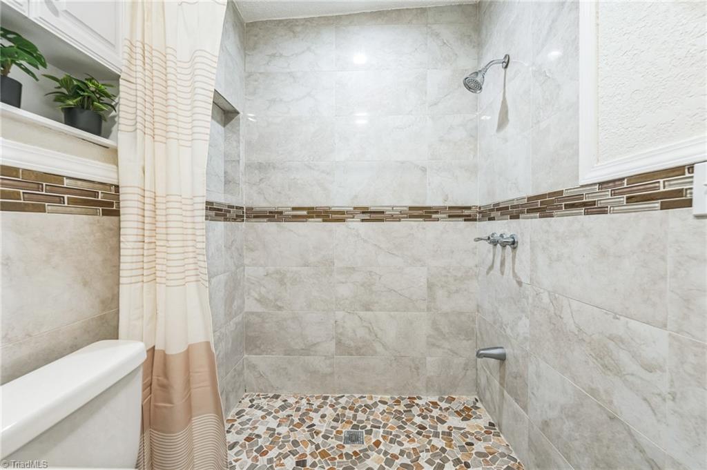 700 Nance Drive Thomasville, NC 27360 - Photo 32 of 37