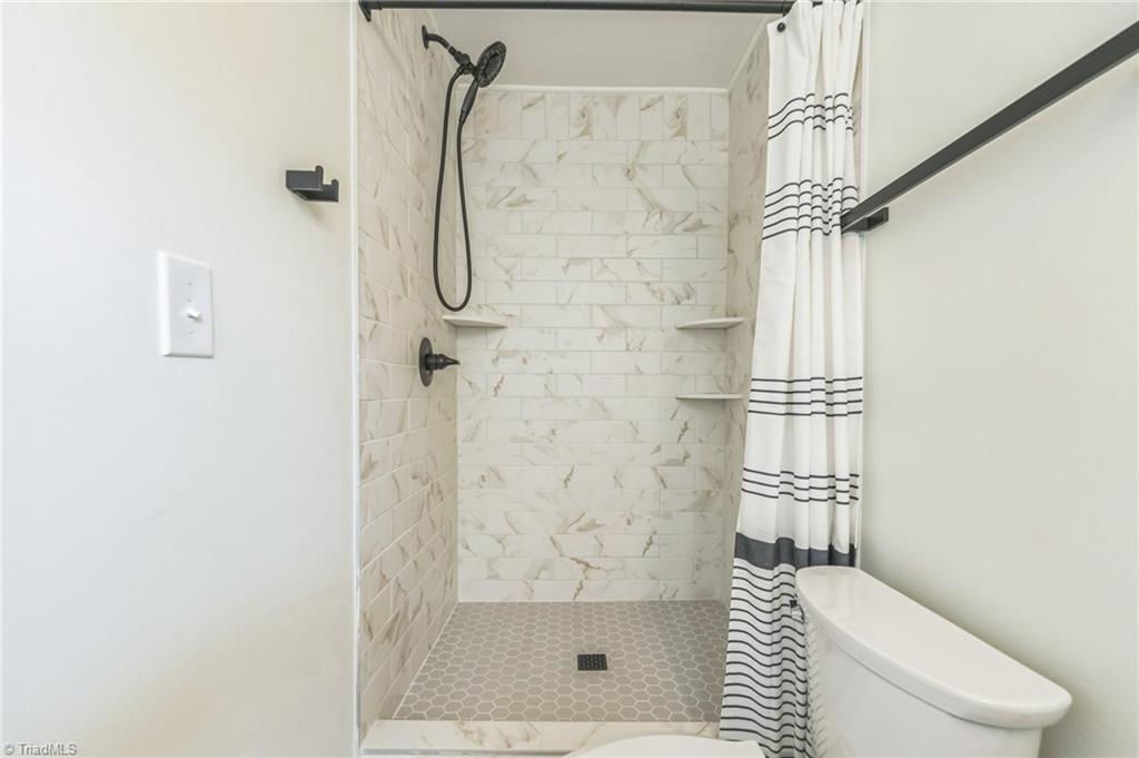 700 Nance Drive Thomasville, NC 27360 - Photo 34 of 37