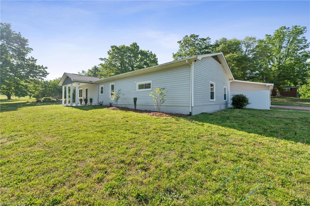 700 Nance Drive Thomasville, NC 27360 - Photo 4 of 37