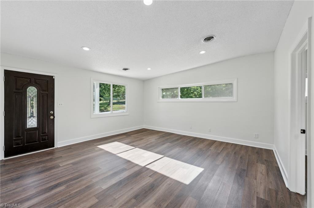 700 Nance Drive Thomasville, NC 27360 - Photo 7 of 37