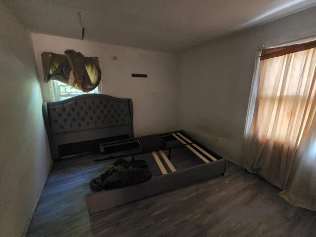 $40,000 | 189 West 156th Place, Harvey, IL 60426