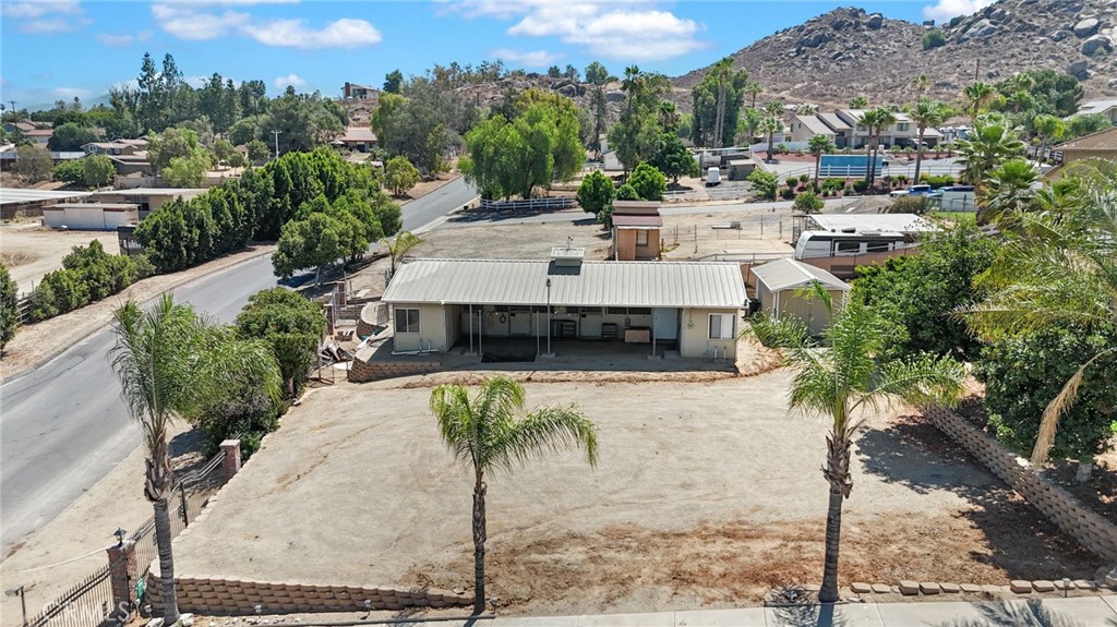 16891 Mariposa Avenue Riverside, CA 92504 - Photo 48 of 50 Stables