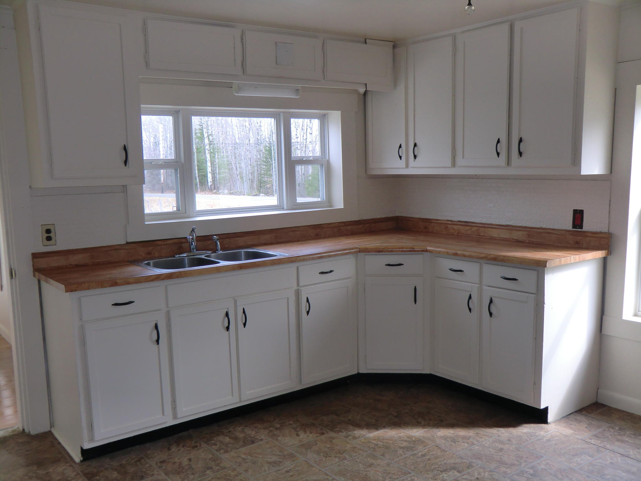 121 Phillips Corner Road Pittsfield, ME 04967 - Photo 3 of 20 Kitchen