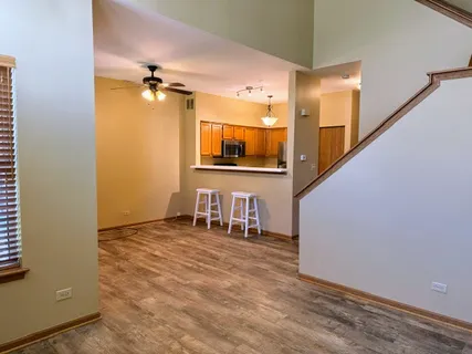 $2,500 | 5 Dewalt Court, Elmhurst, IL 60126
