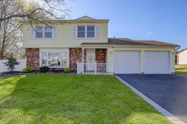 $639,900 | 16 Regina Drive, Howell, NJ 07731