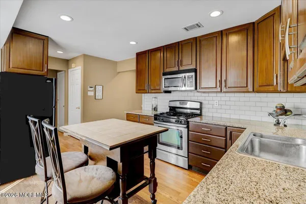 $639,900 | 16 Regina Drive, Howell, NJ 07731