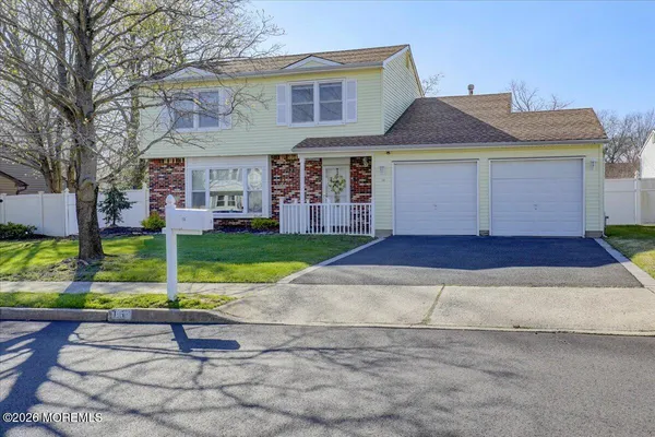 $639,900 | 16 Regina Drive, Howell, NJ 07731
