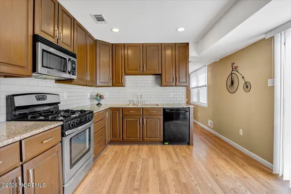 $639,900 | 16 Regina Drive, Howell, NJ 07731