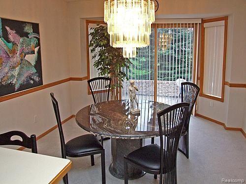 32426 Pine Ridge Drive Warren, MI 48093 - Photo 4 of 10 nook_500