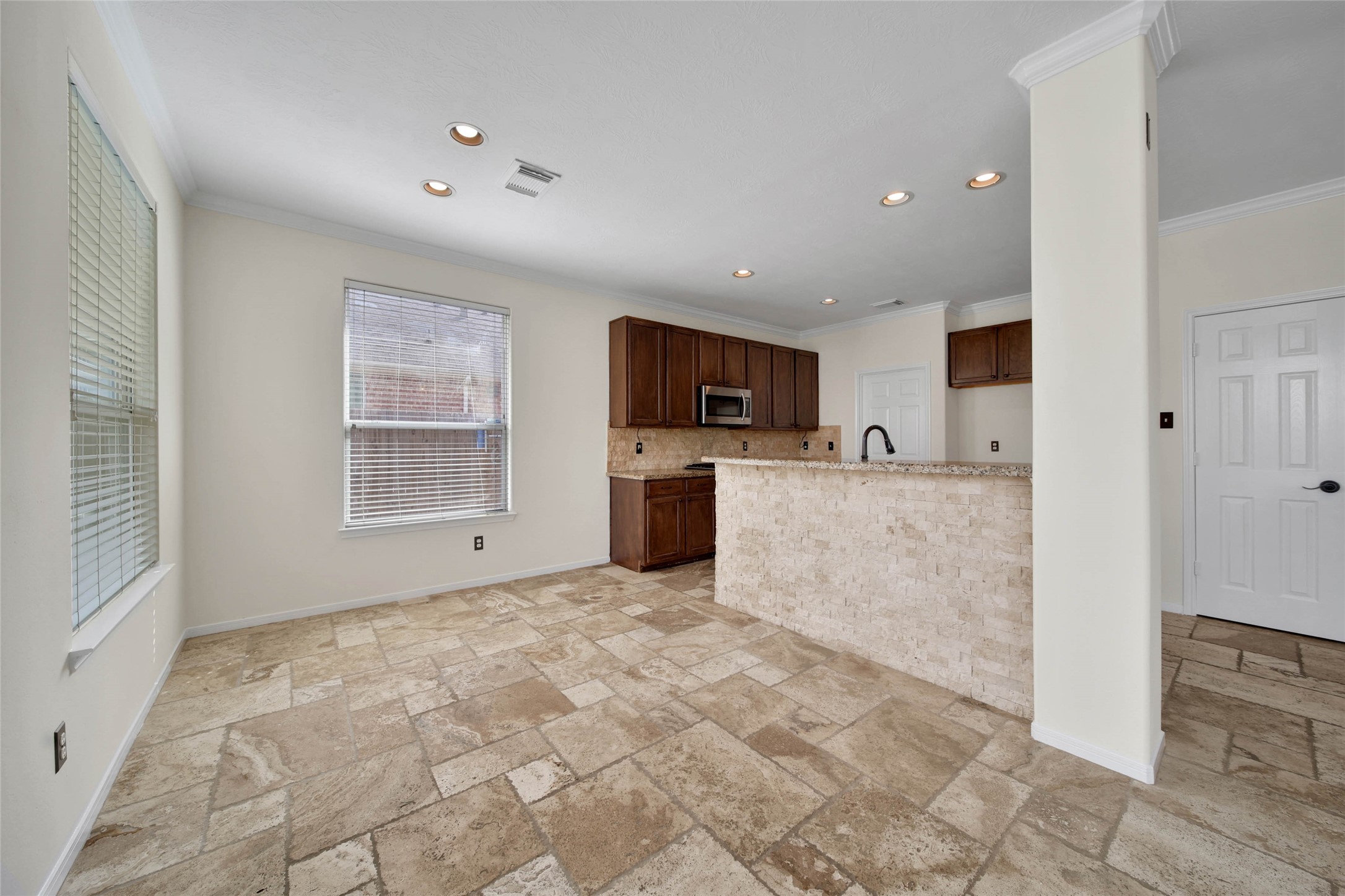 2215 2 Trail Drive Spring, TX 77373 - Photo 12 of 46 Breakfast room is large and would be able to accommodate a long dining table.
