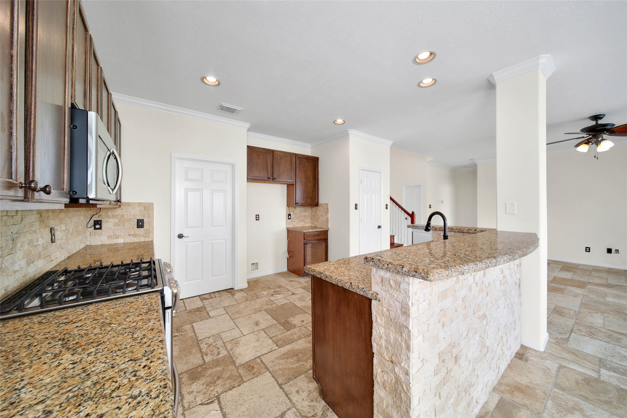 2215 2 Trail Drive Spring, TX 77373 - Photo 17 of 46