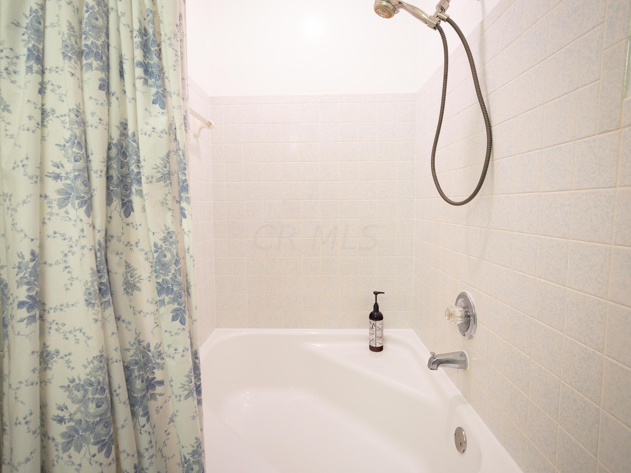 4559 Walburn Road Columbus, OH 43232 - Photo 23 of 39 4559 Walburn Rd Columbus-24