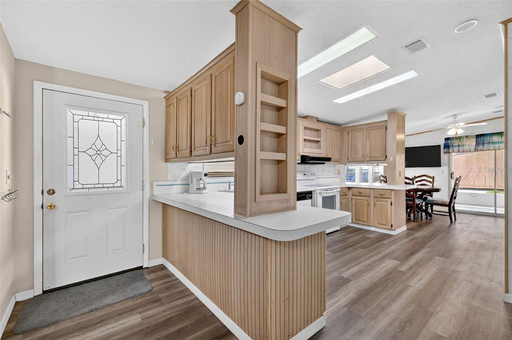 3224 Manatee Road Tavares, FL 32778 - Photo 9 of 34