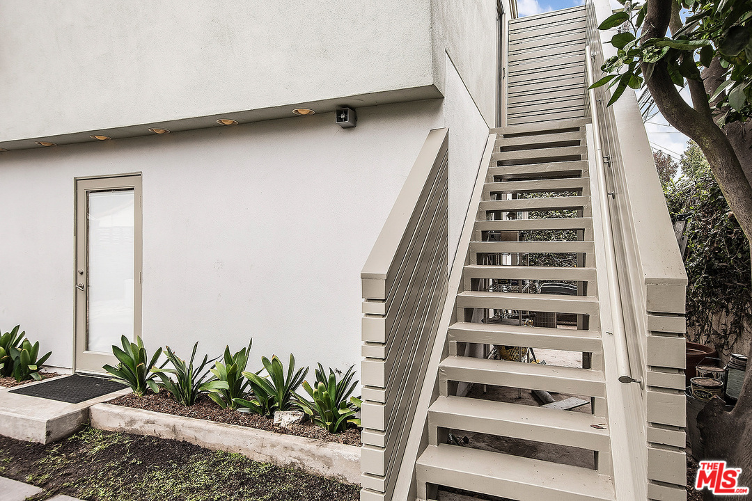 3735 Moore Street Los Angeles, CA 90066 - Photo 25 of 34 a view of a potted plants next to a white wall