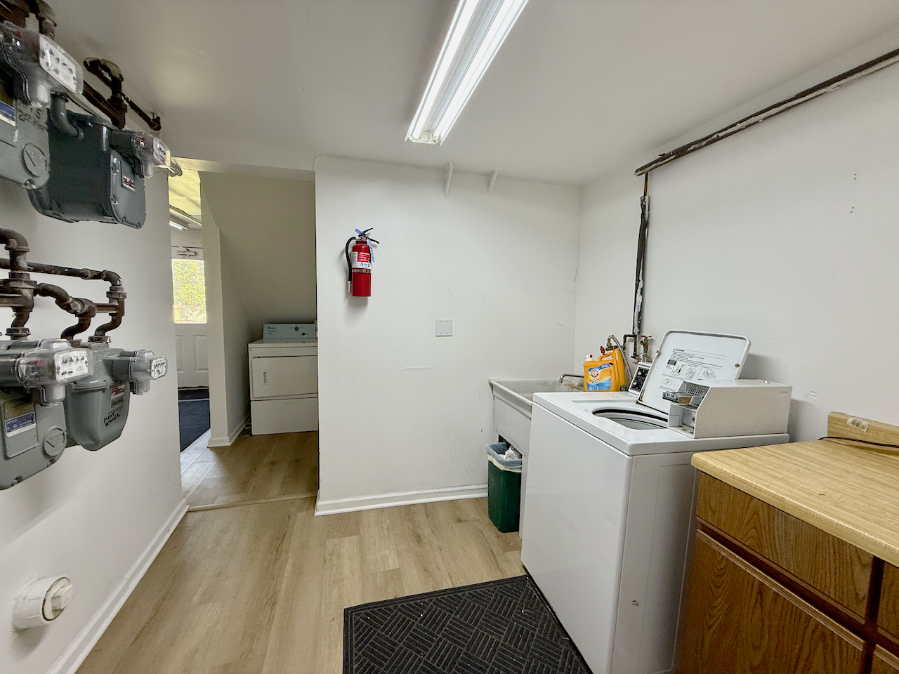 912 East St Charles Road Lombard, IL 60148 - Photo 24 of 27 a utility room with dryer and washer