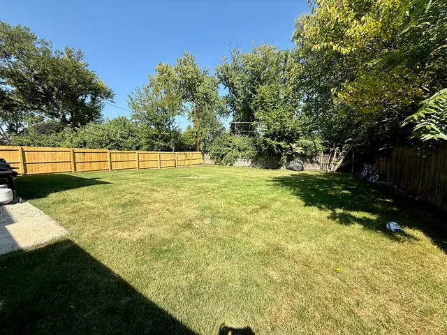 $849,000 | 912 East St Charles Road, Lombard, IL 60148