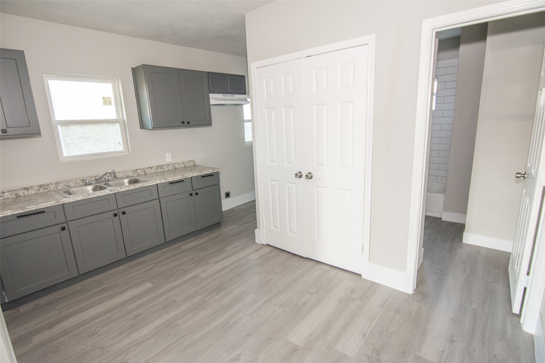 3307 Broadway Street, Unit 5 Houston, TX 77017 - Photo 6 of 10 Kitchen with Pantry