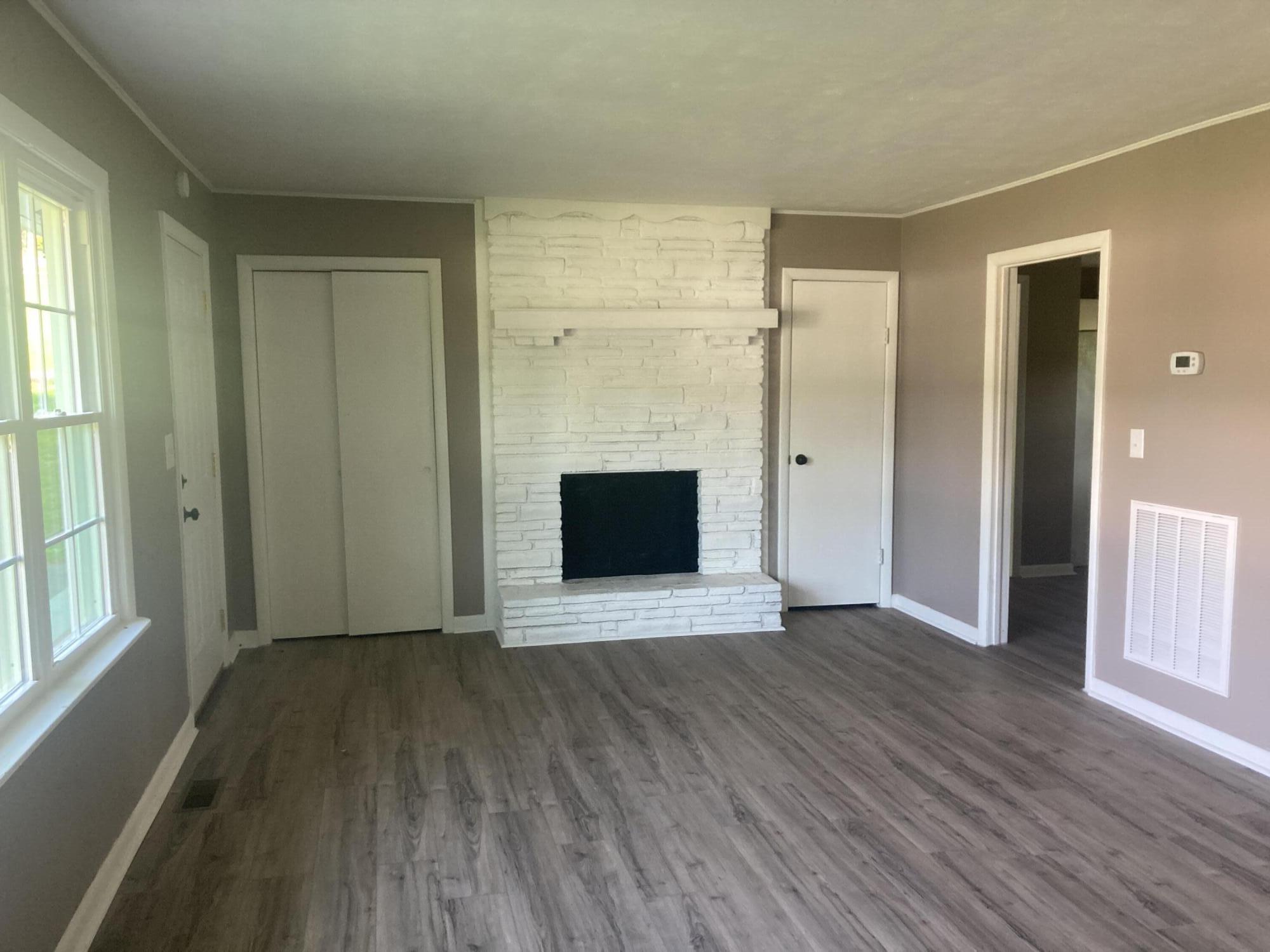 501 Golf Course Drive Elizabethton, TN 37643 - Photo 5 of 29 IMG-1662