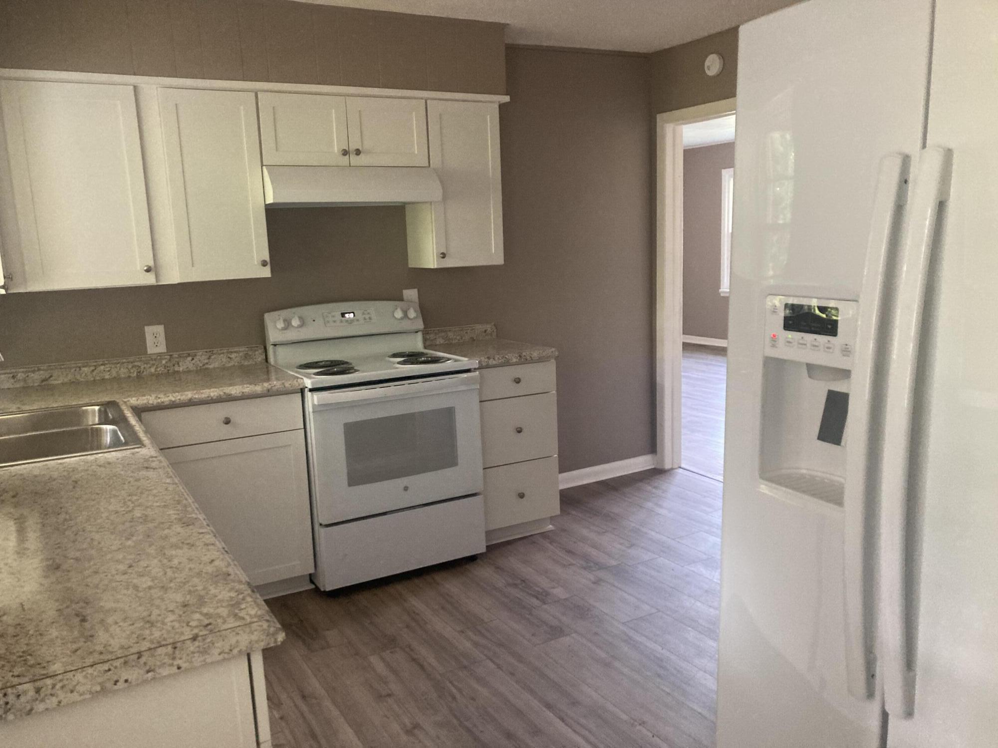 501 Golf Course Drive Elizabethton, TN 37643 - Photo 8 of 29 IMG-1665