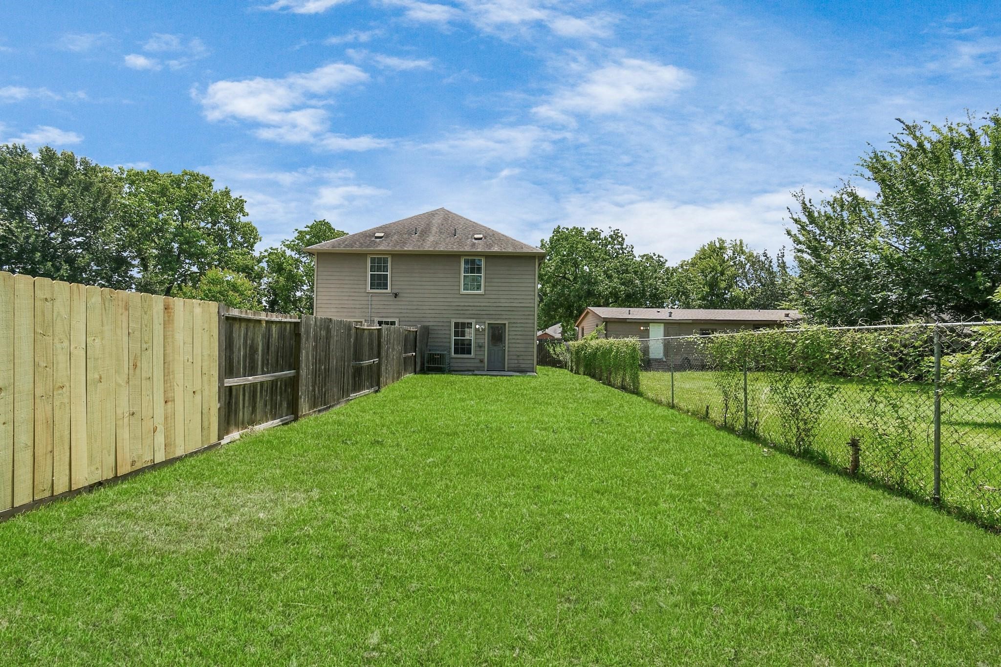 10022 Raymondville Road, Unit B Houston, TX 77093 - Photo 27 of 30 Gallery Image 27